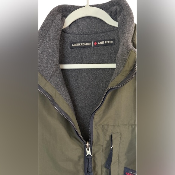 Abercrombie & Fitch Green Tactical Vest - Picture 3 of 6